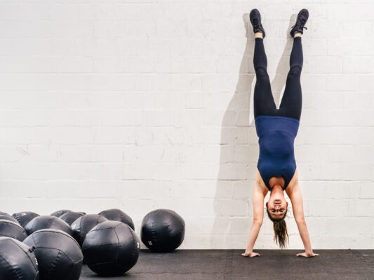 5 tư thế yoga nâng cao dễ gây chấn thương cho người mới tập