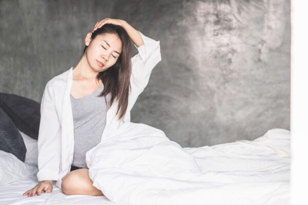 Nguyên nhân đau đầu khi tập yoga và cách khắc phục