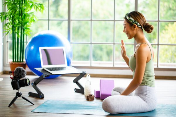4 bước 15 việc cần làm để trở thành một giáo viên yoga chuyên nghiệp