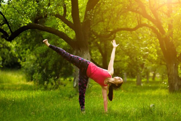 Bật mí lợi ích và cách thực hiện tư thế nửa vầng trăng