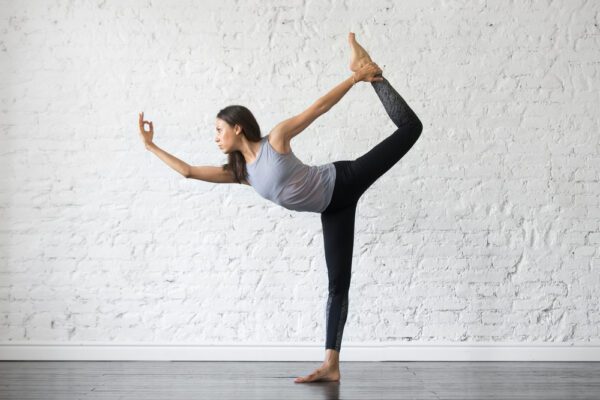 Tư thế vũ công – Một trong những tư thế đẹp nhất trong yoga