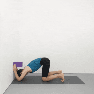 Tư thế trồng chuối trong iyengar yoga: Bạn chuẩn bị gì?